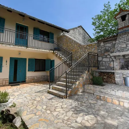 Agnes Villa Buje